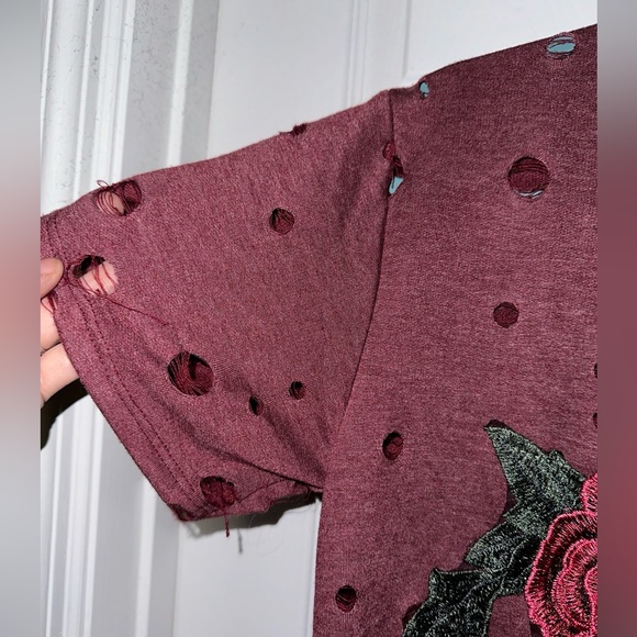 Women's Local Lab Size M Wine 3D Rose Floral Distressed Short Sleeve Shirt Top - Picture 6 of 8